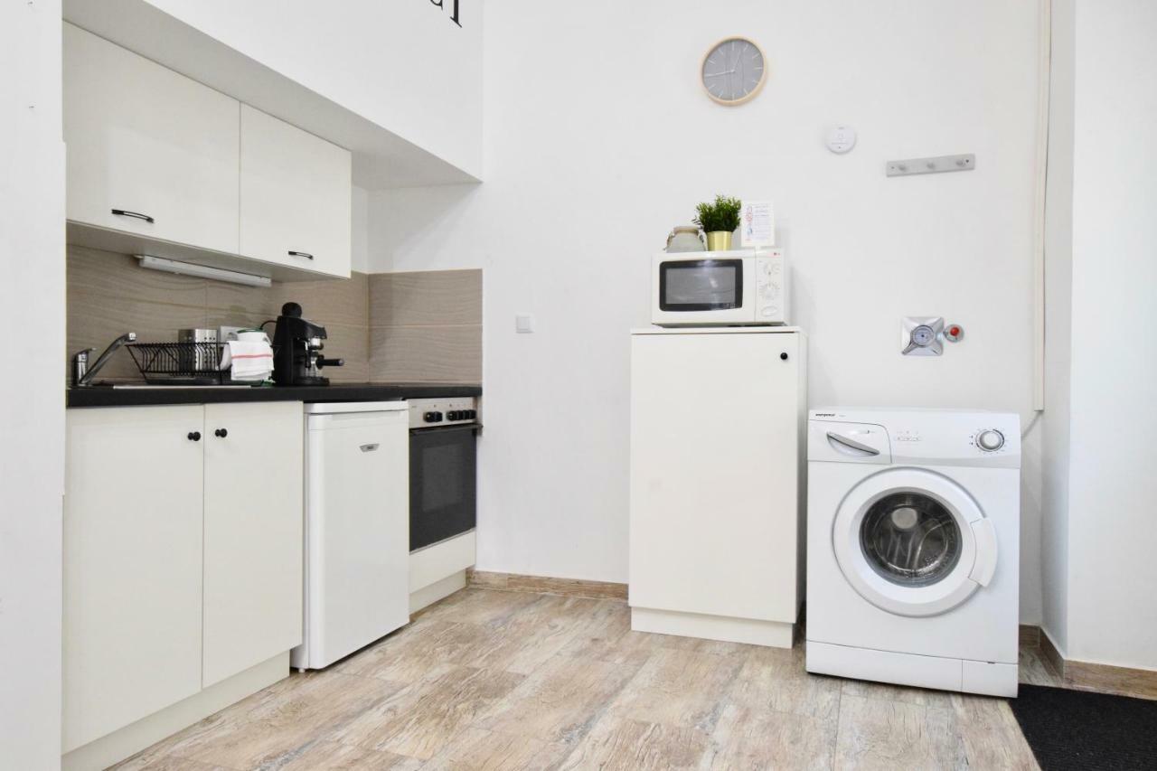 Standard Apartment By Hi5 - Akacfa 59 Budapest Luaran gambar